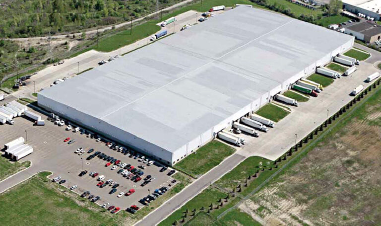 Perimeter intrusion detection for warehouses and logistics centers